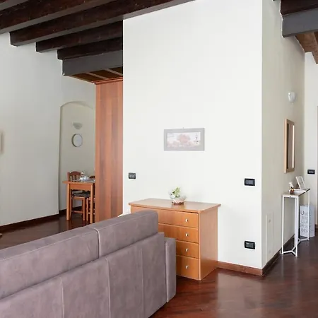 Elegante Bilocale Con Balcone - Centro Storico 布雷西亚